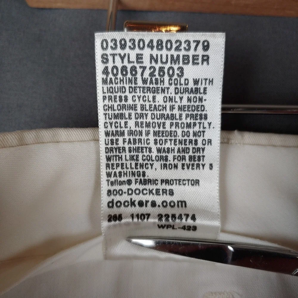 Dockers Pants‎ Mens 36x29 (Actual 37x27) Ivory Flat Front Relaxed Fit Golf Chino
